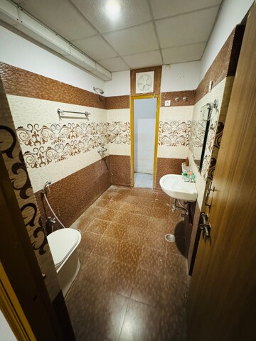 Bathroom in 3 BHK Builder Floor at Mahanagar – for Rent