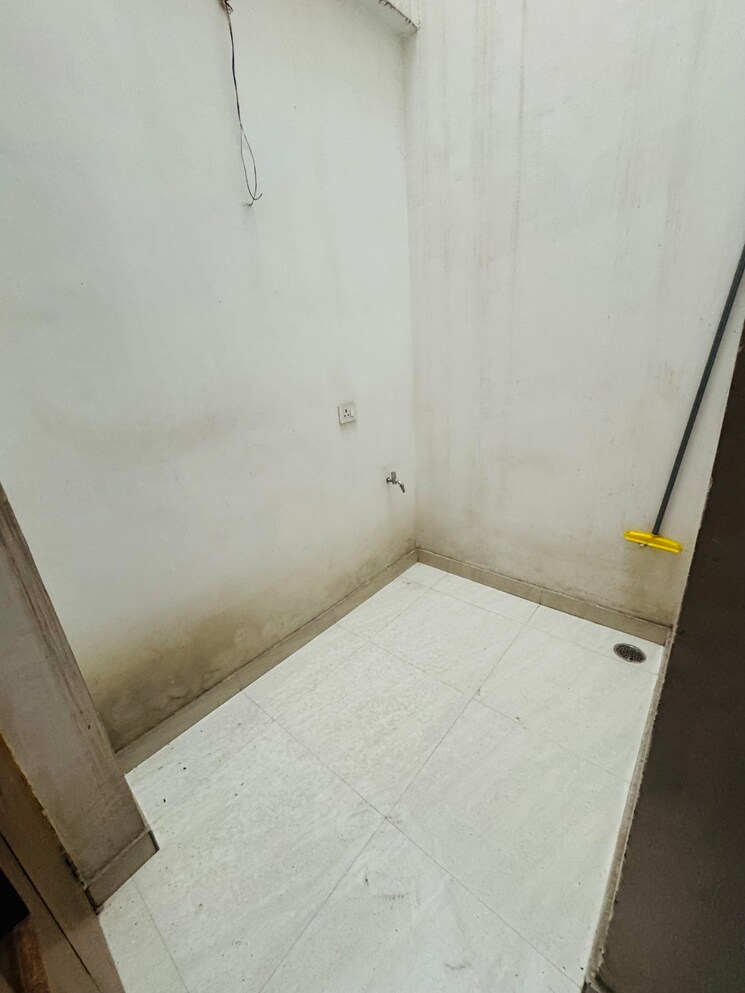 Bathroom, mahanagar 3 Bedroom 1350 Sq.Ft. Builder Floor In Mahanagar Lucknow 8734345