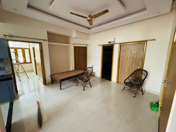 Living Room in 3 BHK Builder Floor at Mahanagar – for Rent