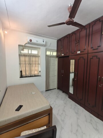 Bedroom in 2 BHK Apartment at Bandra West – for Rent