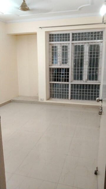 Room in  Pg at Cosmos Golden Heights, Sain Vihar – for Rent
