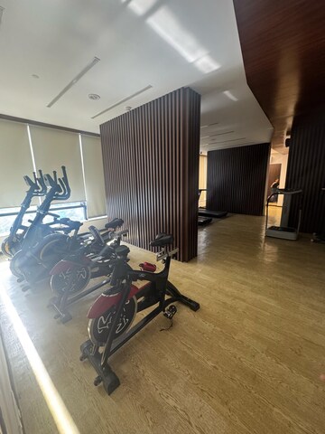 Parking in 2.5 BHK Apartment at Worli – for Rent