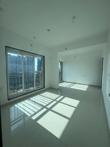 Room in 2.5 BHK Apartment at Worli – for Rent