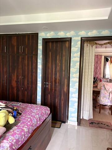 Bedroom in 3 BHK Builder Floor at Super Mart 1, Sector 27 – for Rent
