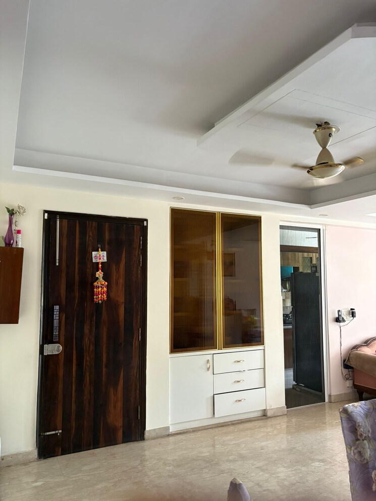 Living Room, super-mart-1 3 Bedroom 2400 Sq.Ft. Builder Floor In Sector 27 Gurgaon 8735020