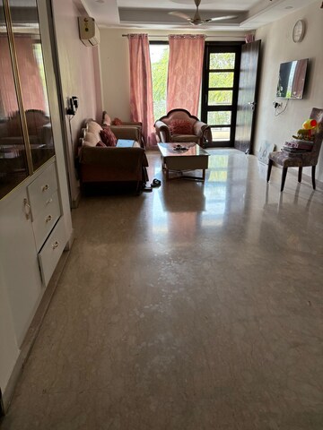 Gym in 3 BHK Builder Floor at Super Mart 1, Sector 27 – for Rent