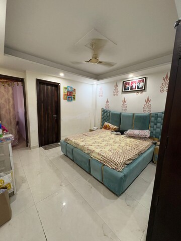 Bedroom in 3 BHK Builder Floor at Super Mart 1, Sector 27 – for Rent
