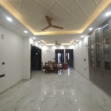 Living Room in 3 BHK Builder Floor at ERA Green World, Sector 8 – for Sale