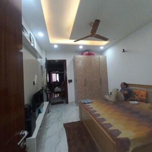 Team Area in 3 BHK Builder Floor at ERA Green World, Sector 8 – for Sale