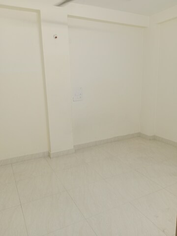 Room in 3 BHK Apartment at Sindhi Colony – for Rent