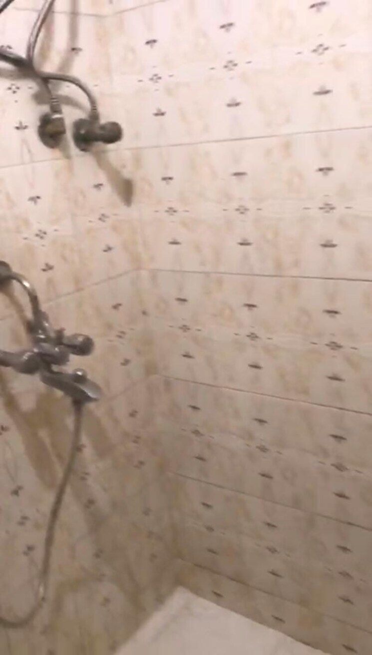 Bathroom, suchidham-complex 1 Bedroom 450 Sq.Ft. Apartment In Goregaon East Mumbai 8735013