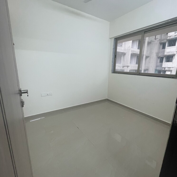 Room, goregaon east 1 Bedroom 320 Sq.Ft. Apartment In Goregaon East Mumbai 8735074