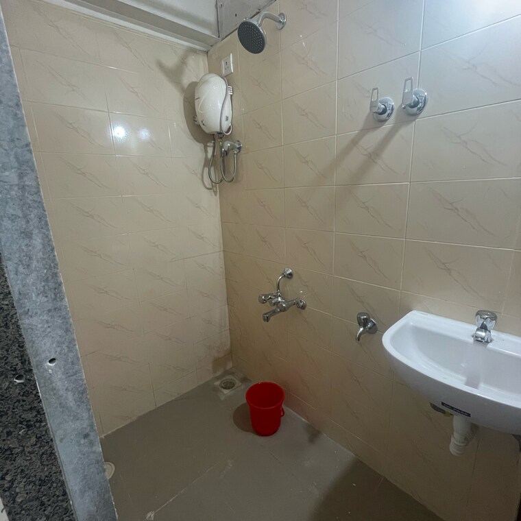 Bathroom, goregaon east 1 Bedroom 320 Sq.Ft. Apartment In Goregaon East Mumbai 8735074