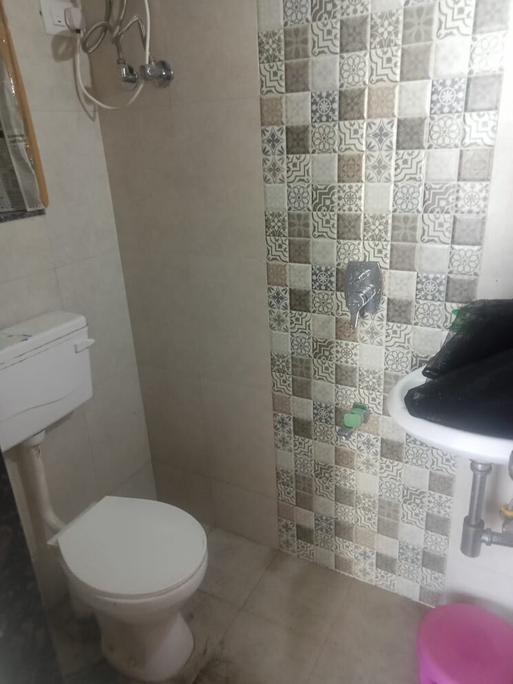 Bathroom, accord-bindra-one 1 Bedroom 345 Sq.Ft. Apartment In Andheri East Mumbai 8735097