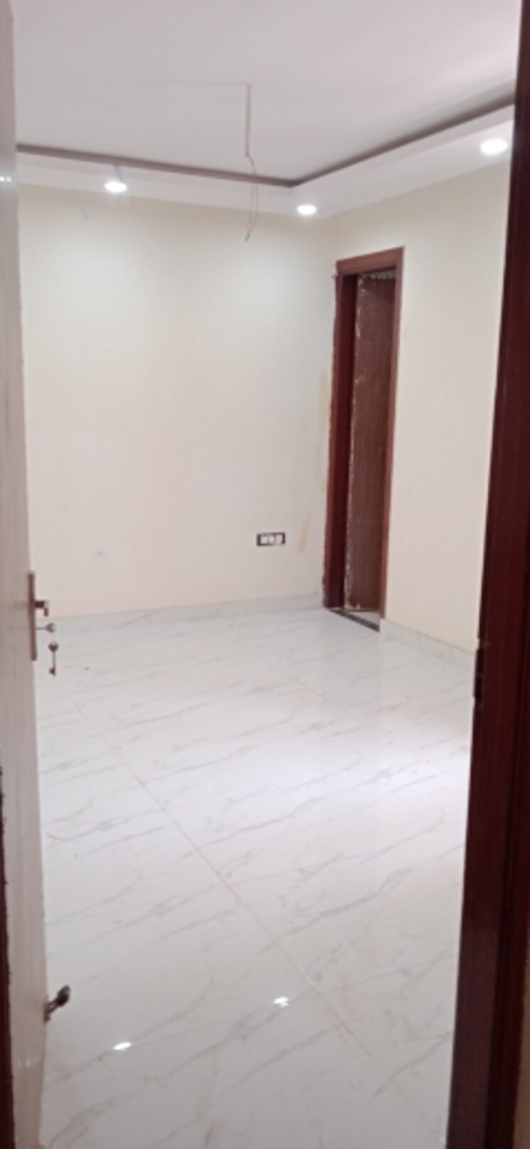 Room, sector 75 3 Bedroom 250 Sq.Yd. Builder Floor In Sector 75 Faridabad 8735229