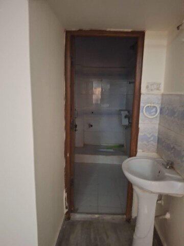 Furnished Amenities in 2 BHK Apartment at Ten Madhapur, Madhapur – for Rent