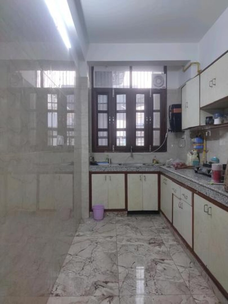Kitchen, sector 20 3 Bedroom 175 Sq.Yd. Builder Floor In Sector 20 Noida 8735208