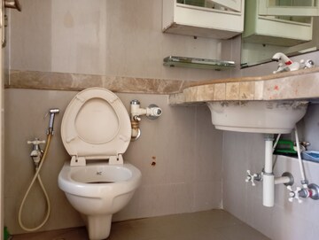 Attached Bathroom in 2.5 BHK Apartment at Aphrodite CHS, Chembur – for Rent