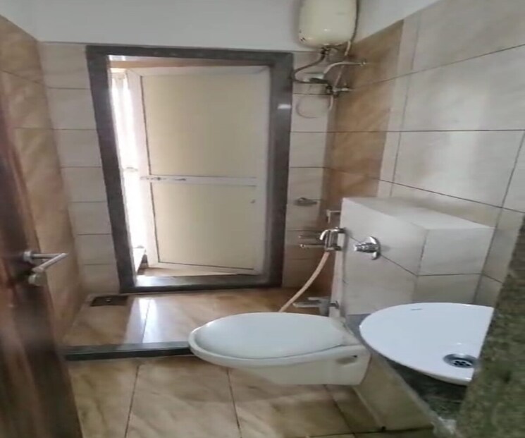 Bathroom, dadar east 2 Bedroom 725 Sq.Ft. Apartment In Dadar East Mumbai 8735262