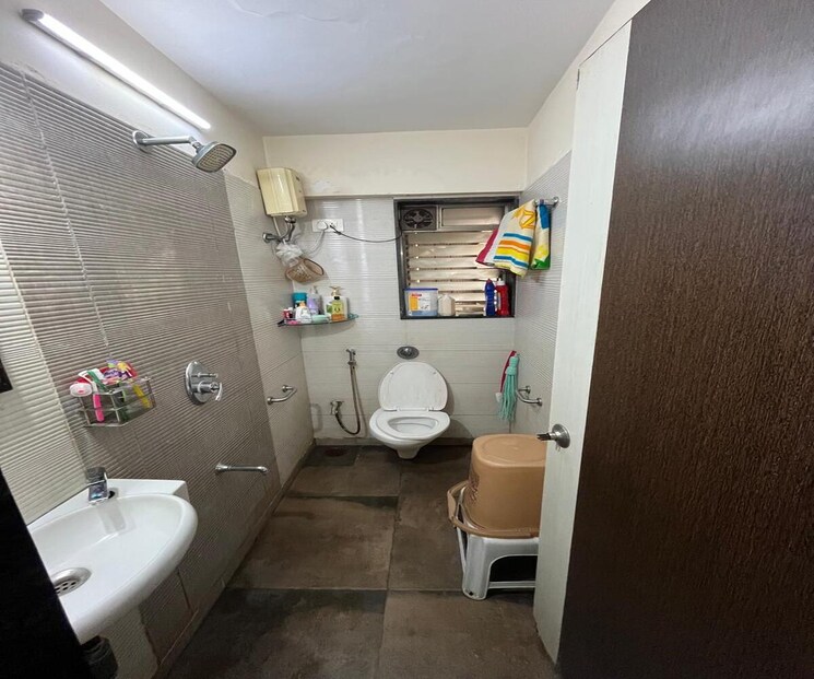 Bathroom, matunga east 2 Bedroom 700 Sq.Ft. Apartment In Matunga East Mumbai 8735286