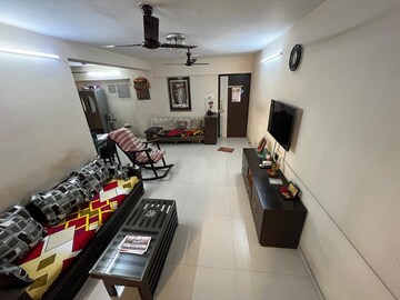 Living Room in 2 BHK Apartment at Matunga East – for Rent