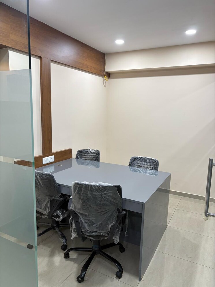 Team Area, swati-clover Commercial Office Space 855 Sq.Ft. In Thaltej Ahmedabad 8732902