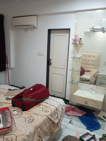 Furnished Amenities in 2 BHK Apartment at Hiranandani Estate Caviana, Ghodbunder Road – for Rent