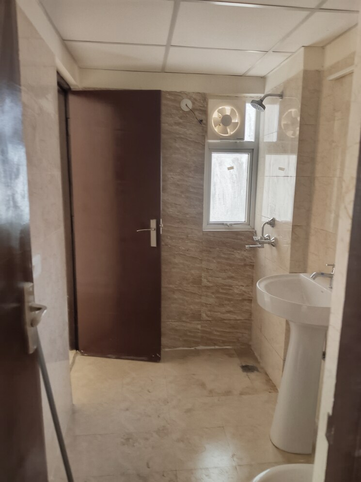 Bathroom, amrapali-terrace-homes 3 Bedroom 1185 Sq.Ft. Apartment In Tech Zone 4 Greater Noida Greater Noida 8735481