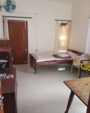 Living Room in 2 BHK Villa at Aliganj – for Rent