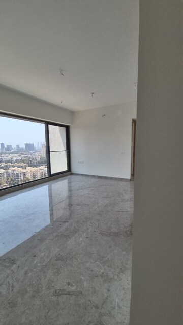 Room in 2 BHK Apartment at Viceroy Savana, Kandivali East – for Sale