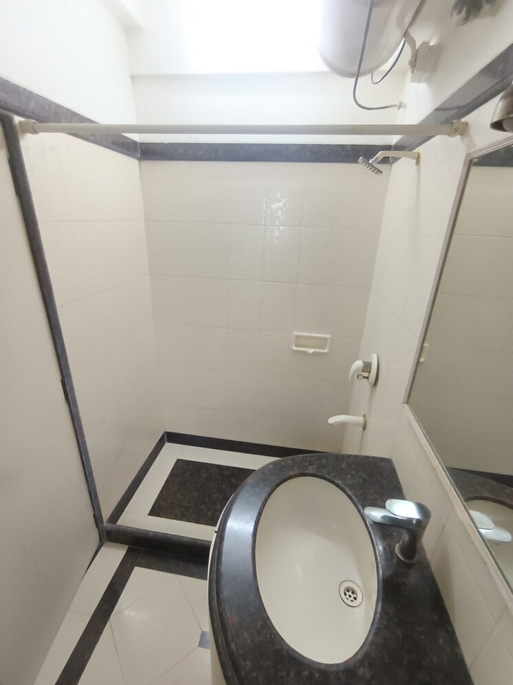 Bathroom, bandra west 3 Bedroom 1200 Sq.Ft. Apartment In Bandra West Mumbai 8735592