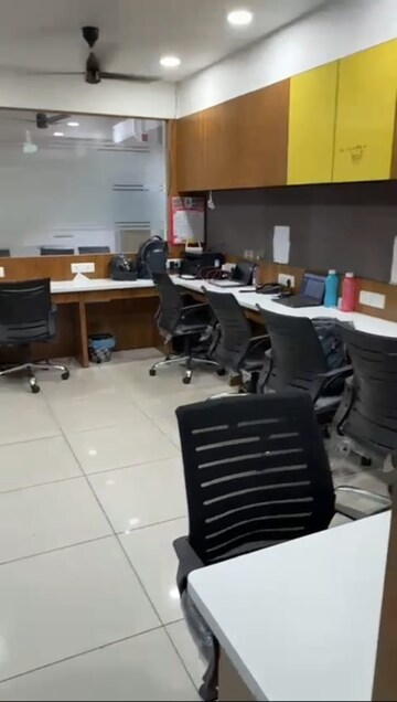  Office Space For Rent in Shyamal