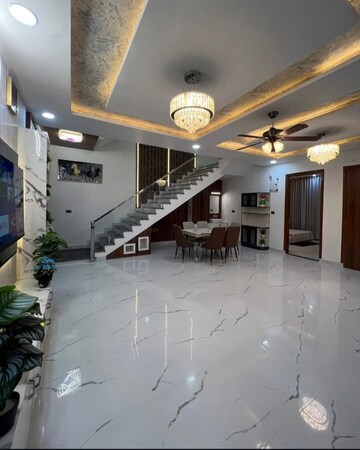 Master Bedroom in 3.5 BHK Builder Floor at Sector 37 – for Sale