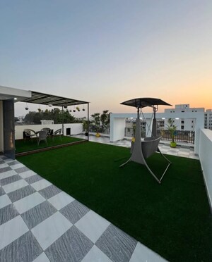 Parking in 3.5 BHK Builder Floor at Sector 37 – for Sale