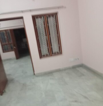 Room in 2 BHK Villa at Aliganj – for Rent