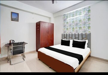 Bedroom in 6+ BHK Independent House at Ashiyana – for Rent