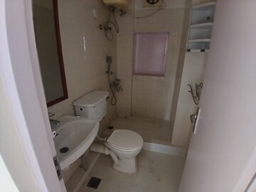 Bathroom in 4 BHK Apartment at JMD Gardens, Sector 33 – for Rent