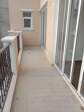 Balcony in 3 BHK Builder Floor at Sushant Lok 3, Sector 57 – for Rent