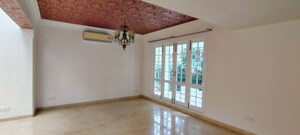 Room in 4 BHK Villa at White Acres Apartment, Whitefield – for Sale