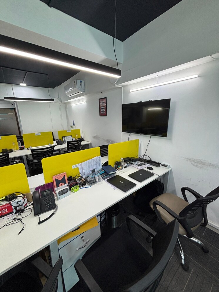 Team Area, thaltej Commercial Office Space 1850 Sq.Ft. In Thaltej Ahmedabad 8736258