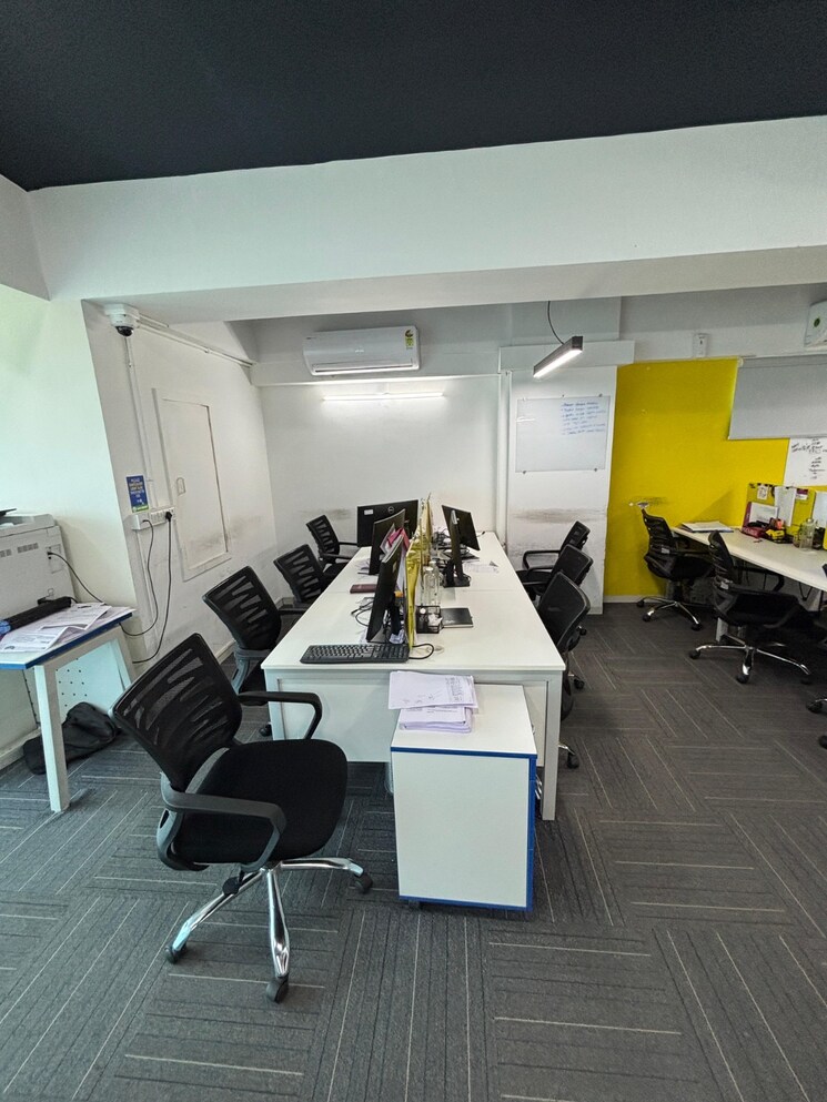 Team Area, thaltej Commercial Office Space 1850 Sq.Ft. In Thaltej Ahmedabad 8736258