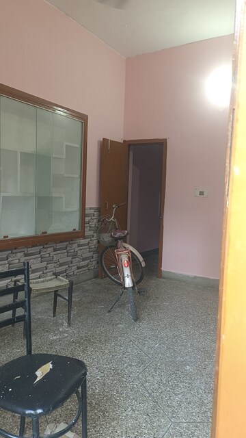 Room in 1 BHK Builder Floor at Indira Nagar – for Rent