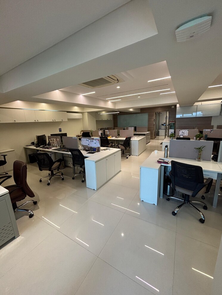 Team Area, thaltej Commercial Office Space 2266 Sq.Ft. In Thaltej Ahmedabad 8736866