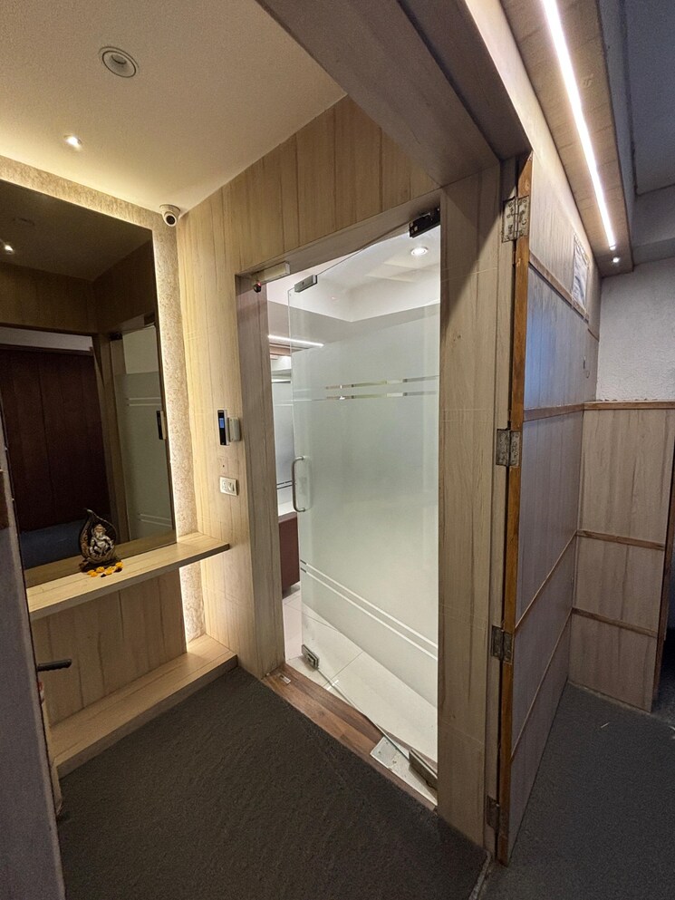 Other, thaltej Commercial Office Space 2266 Sq.Ft. In Thaltej Ahmedabad 8736866