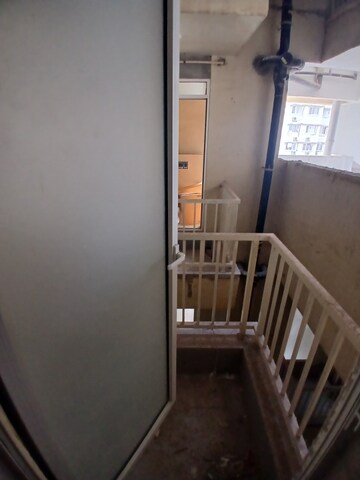 Staircase in 1.5 BHK Apartment at Shapoorji Pallonji Siennaa, Kandivali East – for Rent