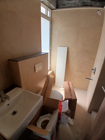 Furnished Amenities in 1.5 BHK Apartment at Shapoorji Pallonji Siennaa, Kandivali East – for Rent