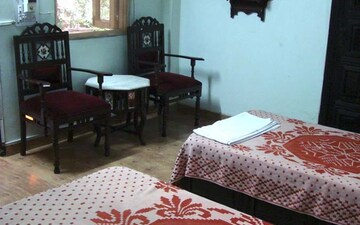 2 BHK Builder Floor For Rent in Sector 15