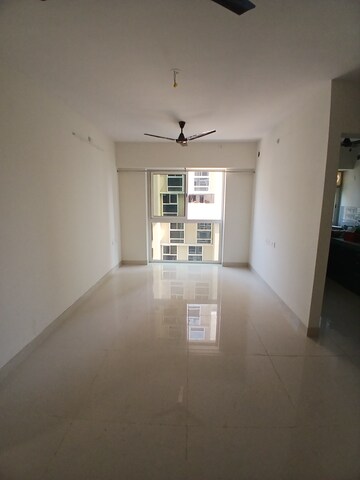 Building Lobby in 1.5 BHK Apartment at Shapoorji Pallonji Siennaa, Kandivali East – for Sale