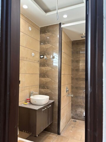 Bathroom in 5 BHK Independent House at Sector 9 – for Rent
