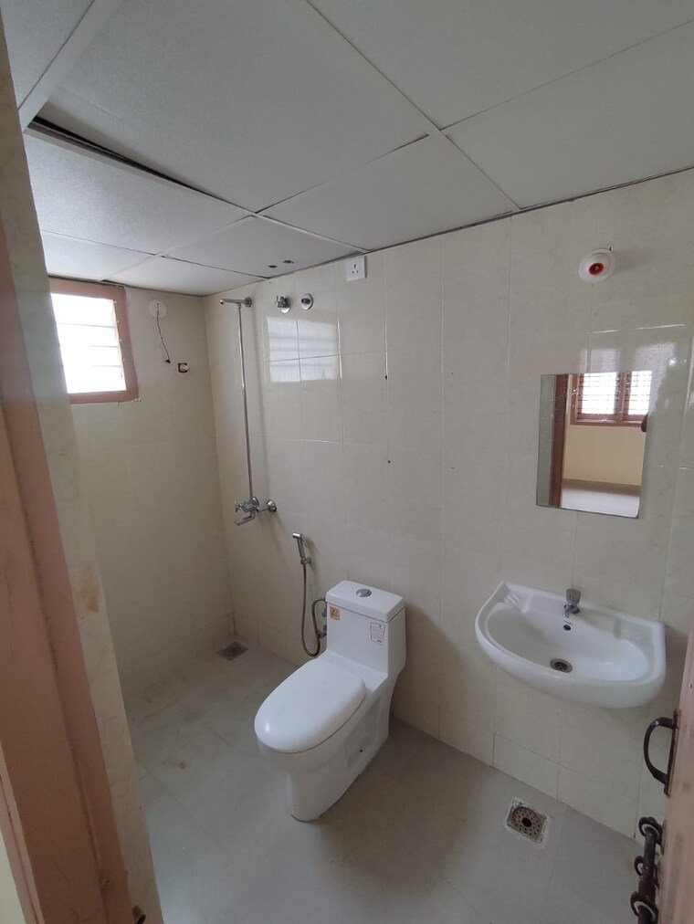 Bathroom, shanders-dwellington 2 Bedroom 1100 Sq.Ft. Apartment In Electronic City Phase I Bangalore 8737461